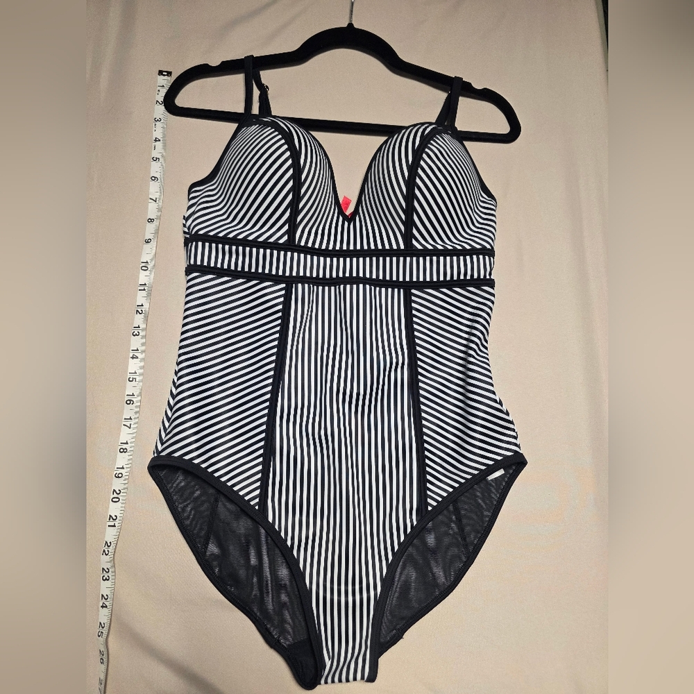 SPANX Black and White Striped Swimsuit - Picture 2 of 14